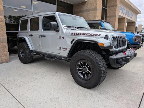 Silver Zynith Clearcoat 2024 Jeep Wrangler RUBICON