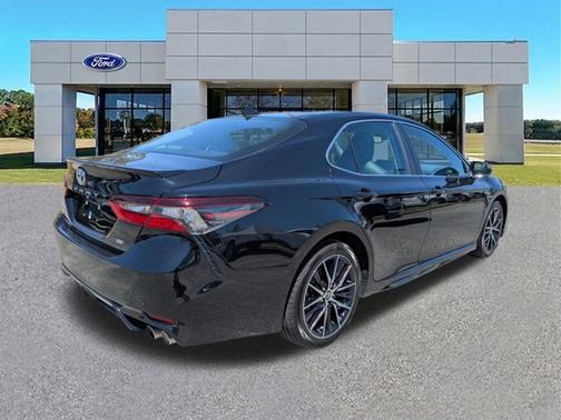 Midnight Black Metallic 2024 Toyota Camry SE