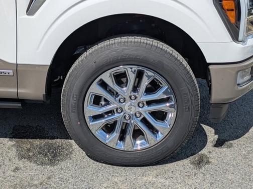 STAR WHITE METALLIC TRICOAT 2025 Ford F-150 KING RANCH