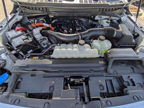 STAR WHITE METALLIC TRICOAT 2025 Ford F-150 KING RANCH