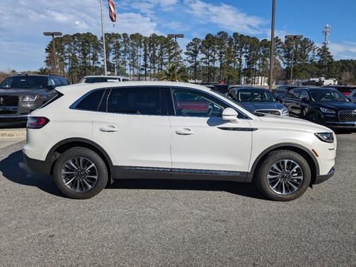 2023 Lincoln Nautilus STANDARD