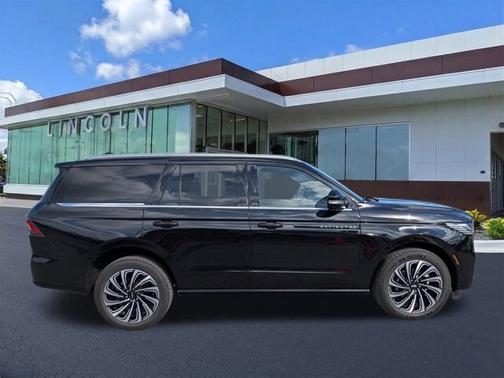 INFINITE BLACK MET CC 2025 Lincoln Navigator BLACK LABEL