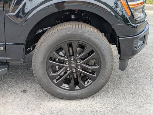 AGATE BLACK METALLIC 2025 Ford F-150 XLT