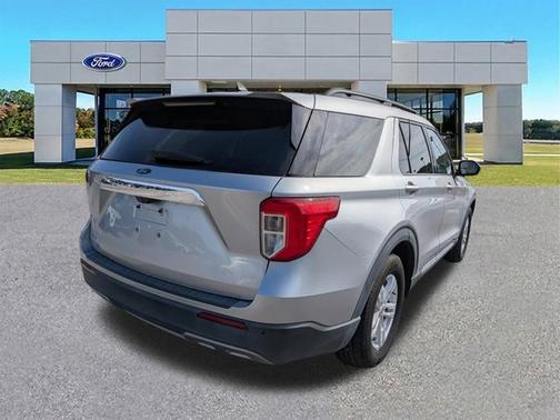 ICONIC SILVER METALLIC 2021 Ford Explorer XLT