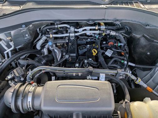 ICONIC SILVER METALLIC 2021 Ford Explorer XLT