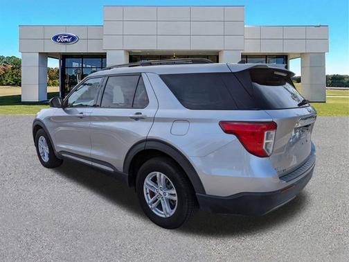 ICONIC SILVER METALLIC 2021 Ford Explorer XLT