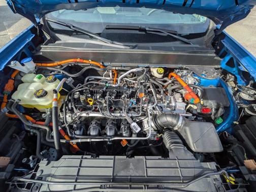 VELOCITY BLUE METALLIC 2022 Ford Maverick XLT