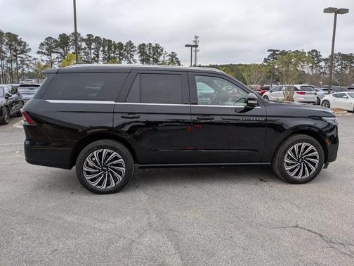 2025 Lincoln Navigator BLACK LABEL