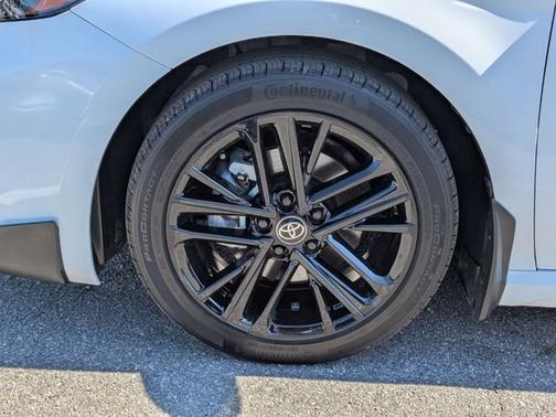 Ice 2026 Toyota Camry SE