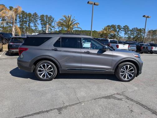 2023 Ford Explorer ST-LINE