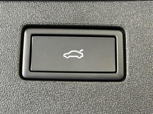 2026 Volkswagen Tiguan 2.0T SEL R-Line