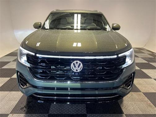 2025 Volkswagen Atlas Cross Sport 2.0T SEL Premium R-Line