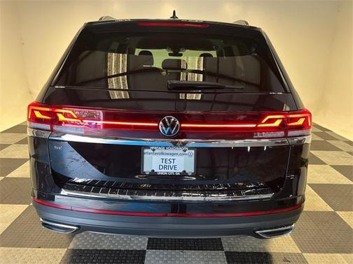 2025 Volkswagen Atlas 2.0T SE