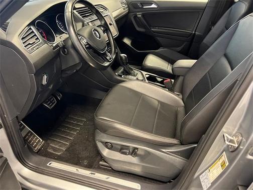 2021 Volkswagen Tiguan 2.0T SE R-Line Black