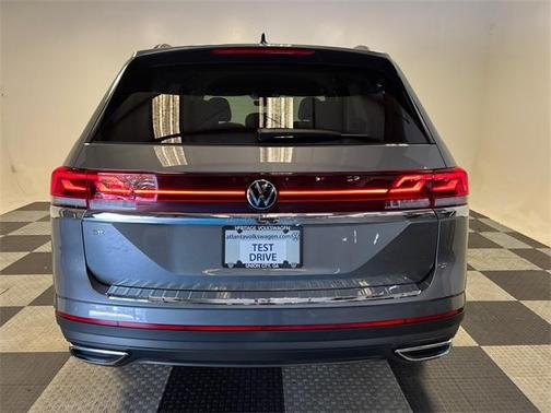 2025 Volkswagen Atlas 2.0T SE