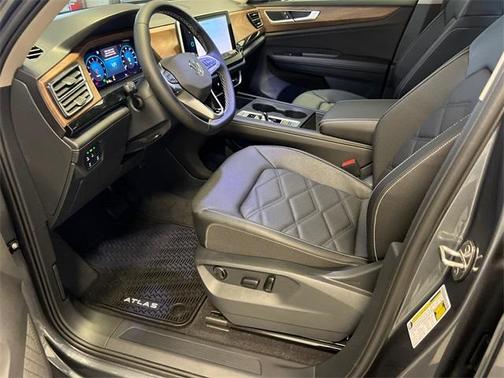2025 Volkswagen Atlas 2.0T SE