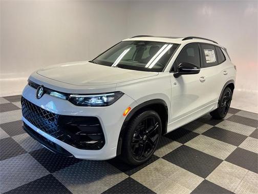 2025 Volkswagen Tiguan 2.0T SE R-Line Black