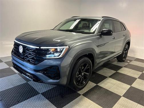 2025 Volkswagen Atlas Cross Sport 2.0T SEL R-Line Black