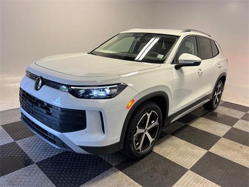 2025 Volkswagen Tiguan 2.0T SE
