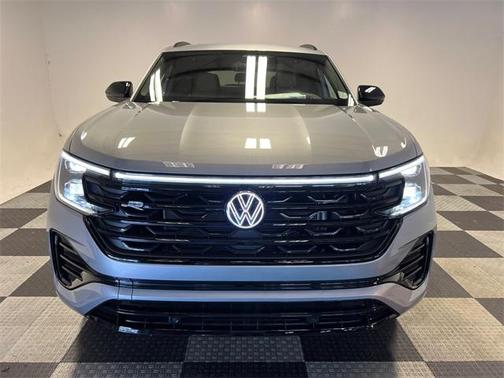 2025 Volkswagen Atlas Cross Sport 2.0T SEL R-Line Black