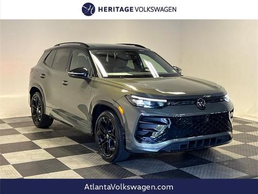 2025 Volkswagen Tiguan 2.0T SE R-Line Black