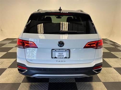 2024 Volkswagen Taos 1.5T SE