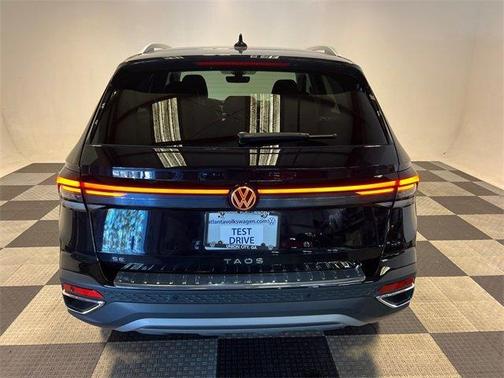 2025 Volkswagen Taos 1.5T SE