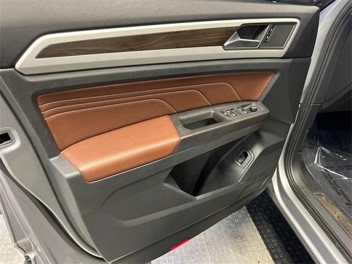 2022 Volkswagen Atlas 3.6L SE w/Technology