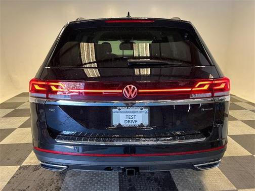 2025 Volkswagen Atlas 2.0T SE