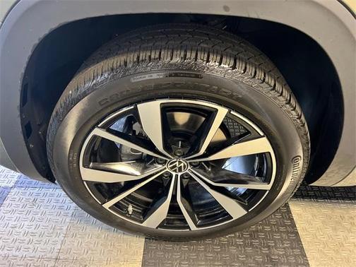 2025 Volkswagen Atlas Cross Sport 2.0T SEL Premium R-Line
