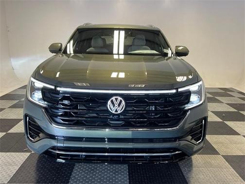 2025 Volkswagen Atlas Cross Sport 2.0T SEL Premium R-Line