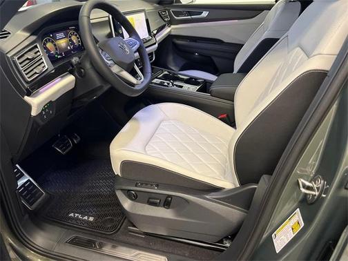 2025 Volkswagen Atlas Cross Sport 2.0T SEL Premium R-Line