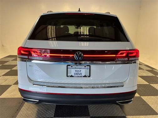 2025 Volkswagen Atlas 2.0T SE