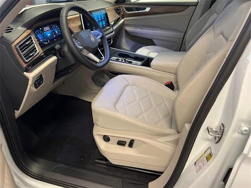 2025 Volkswagen Atlas 2.0T SE