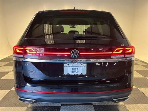 2024 Volkswagen Atlas 2.0T SE