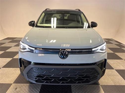 2025 Volkswagen Taos 1.5T SE Black