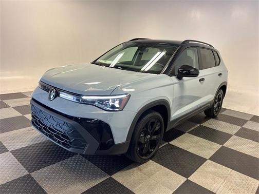 2025 Volkswagen Taos 1.5T SE Black