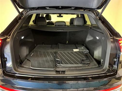 2023 Volkswagen Atlas Cross Sport 3.6L V6 SEL Premium R-Line