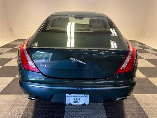 2012 Jaguar XJ Base