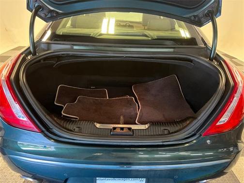 2012 Jaguar XJ Base