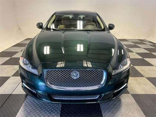 2012 Jaguar XJ Base