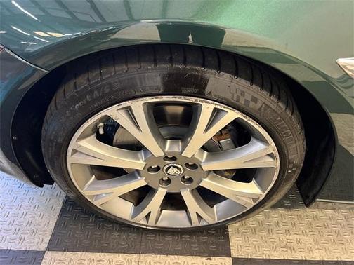 2012 Jaguar XJ Base
