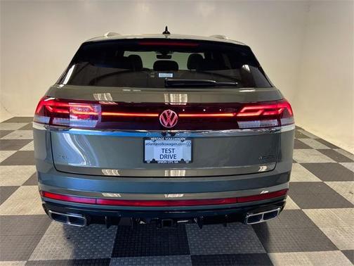 2025 Volkswagen Atlas Cross Sport 2.0T SEL Premium R-Line