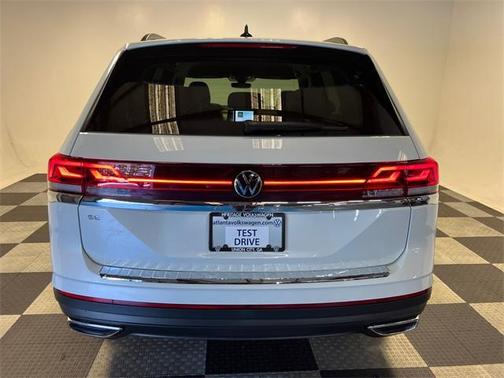 2026 Volkswagen Atlas 2.0T SE