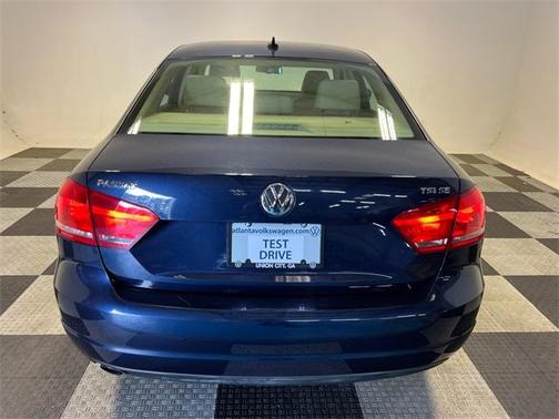 2014 Volkswagen Passat 1.8T SE