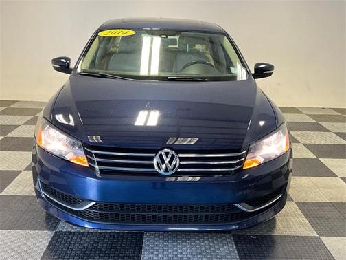 2014 Volkswagen Passat 1.8T SE