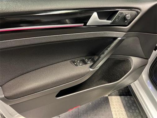 2017 Volkswagen Golf GTI S 4-Door