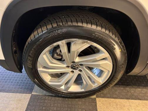 2022 Volkswagen Atlas 3.6L SE w/Technology