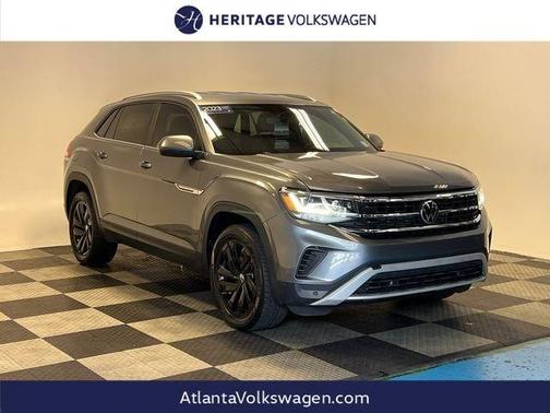 Platinum Gray Metallic 2023 Volkswagen Atlas Cross Sport 3.6L V6 SE w/Technology