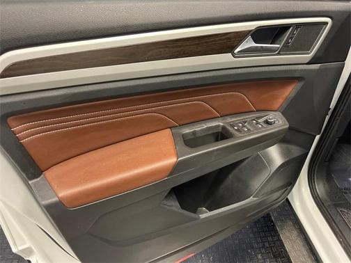 2022 Volkswagen Atlas 3.6L SE w/Technology